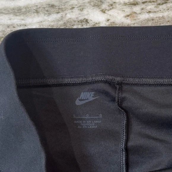 Nike black flare leggings size large - Picture 4 of 7